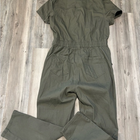 Khaki green jumpsuit with button-up top and zip-up back #jumpsuit - Picture 2 of 5